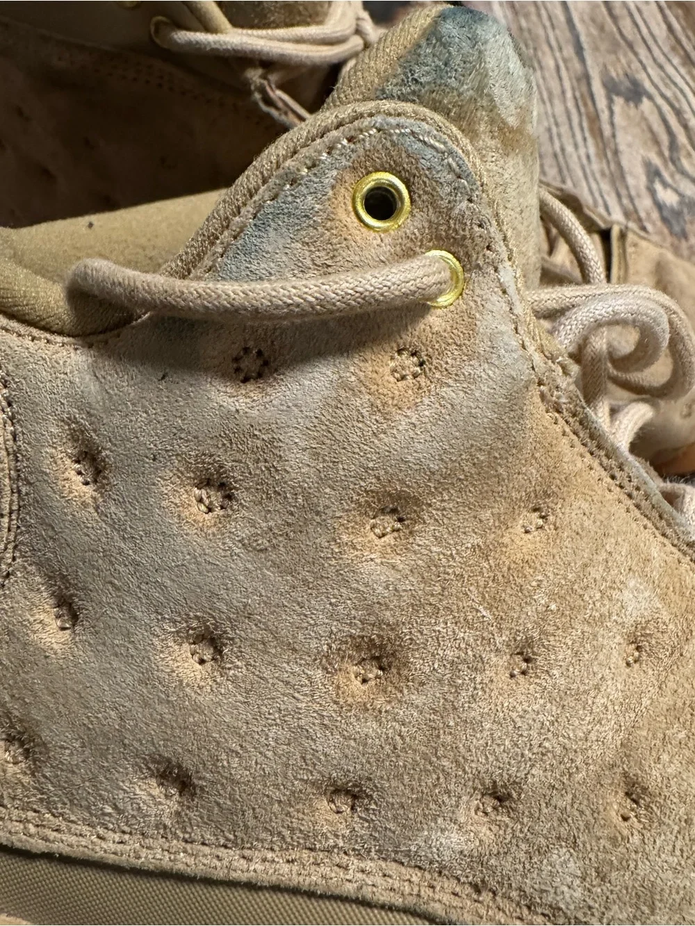 Jordan 13 Retro Wheat Suede Sneakers Men’s Size 10  Shoes 414571-705